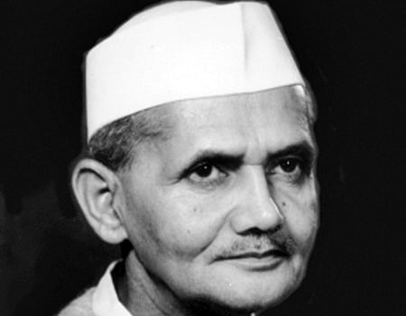 இந்த நாளில் அன்று - (24.08.1965) - இந்தியா இப்போதைக்கு அணு ஆயுதங்கள் தயாரிக்காது - பிரதமர் லால் பகதூர் சாஸ்திரி தகவல்
